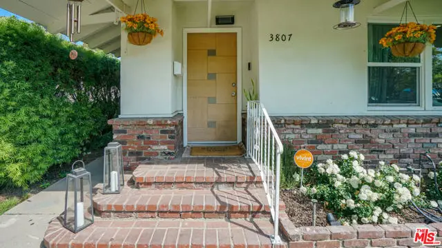 3807 W Clark Avenue, Burbank, CA 91505 - #3