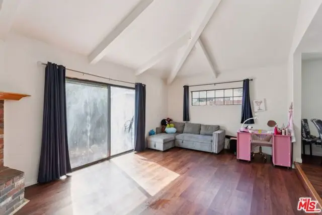 18424 Keswick Street #12, Reseda, CA 91335 - #3