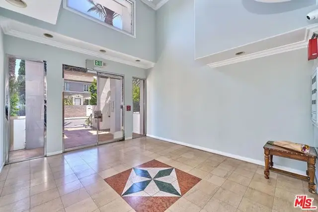 739 Lorraine Boulevard #103, Los Angeles, CA 90005 - #2