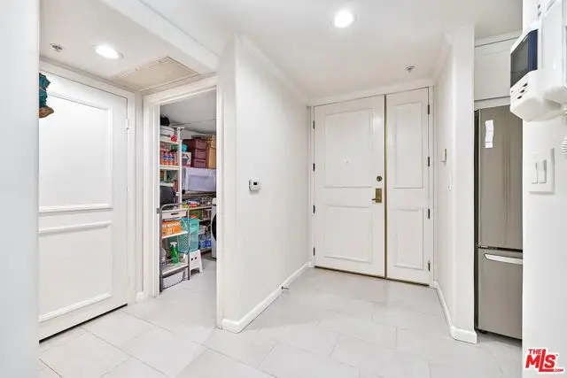 739 Lorraine Boulevard #103, Los Angeles, CA 90005 - #3
