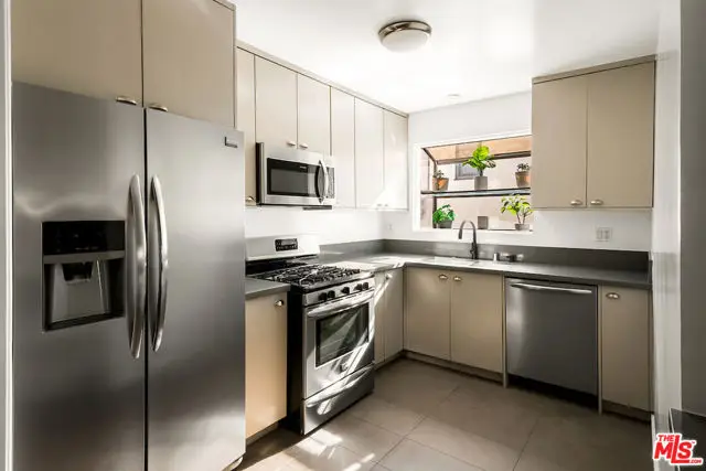 1330 N Crescent Heights Boulevard #2, West Hollywood, CA 90046 - #3