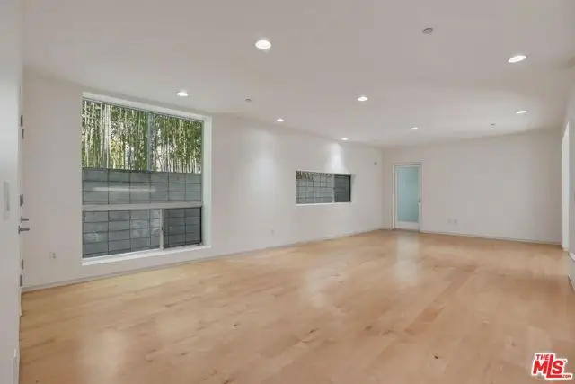 825 N Kings Road #1, West Hollywood, CA 90069 - #3
