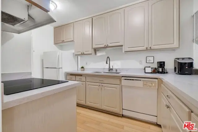 5651 Sumner Way #102, Culver City, CA 90230 - #2