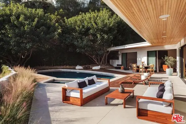 1820 Rising Glen Road, West Hollywood, CA 90069