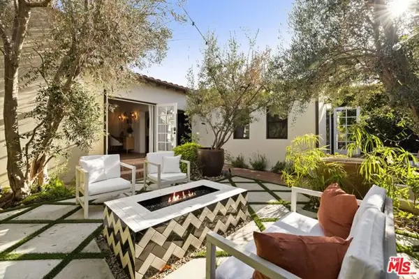 7416 Rosewood Avenue, Los Angeles, CA 90036