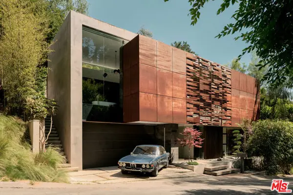 8050 Willow Glen Road, Los Angeles, CA 90046