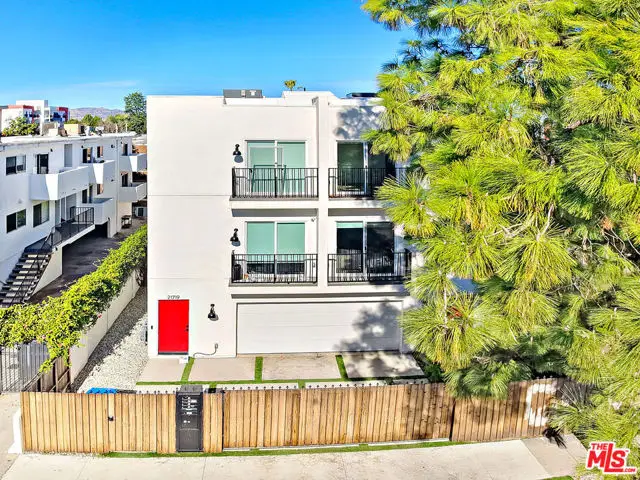 21719 Hart Street, Canoga Park, CA 91303 - #1