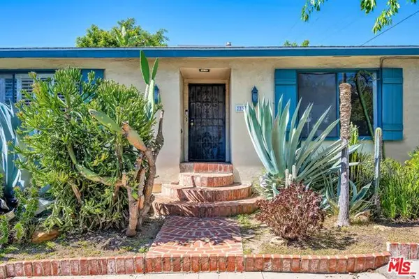 7369 Clinton Street, Los Angeles, CA 90036