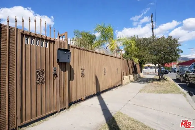 7703 N Hollywood Way, Burbank, CA 91505 - #2
