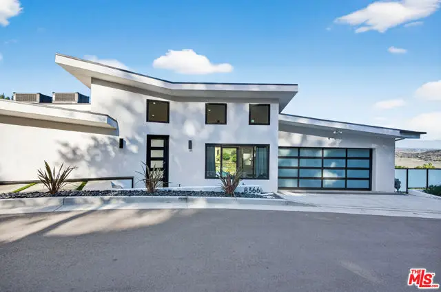 8366 Hillcroft Drive, Canoga Park, CA 91304 - #1
