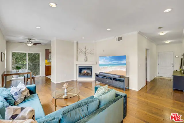 3401 S Bentley Avenue #301, Los Angeles, CA 90034 - #2