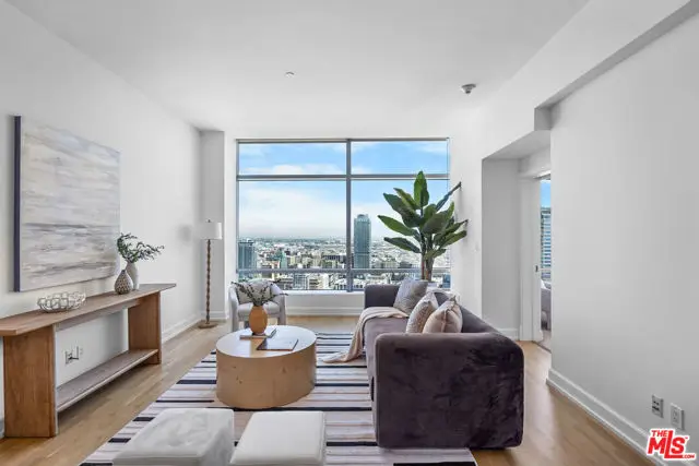 900 W Olympic Boulevard #37E, Los Angeles, CA 90015 - #2