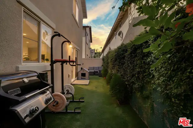 22755 Walnut Park Lane, Santa Clarita, CA 91321 - #2
