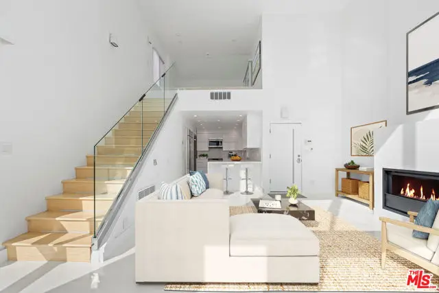 2419 Ocean Front Walk, Venice, CA 90291 - #3