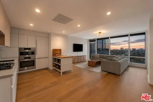 877 Francisco Street #1716, Los Angeles, CA 90017 - #3