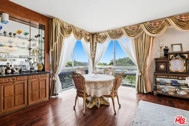 318 N Maple Drive #506, Beverly Hills, CA 90210 - #3