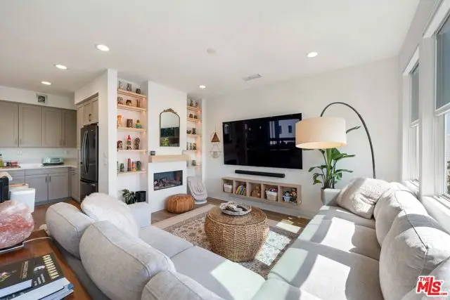 2911 Exposition Place #1, Los Angeles, CA 90018 - #2
