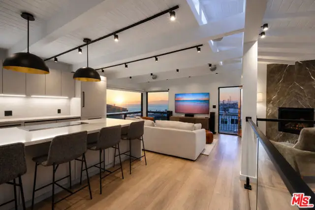 221 36th Street, Manhattan Beach, CA 90266 - #3