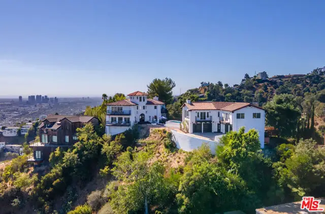 8300 Grand View Drive, Los Angeles, CA 90046 - #2