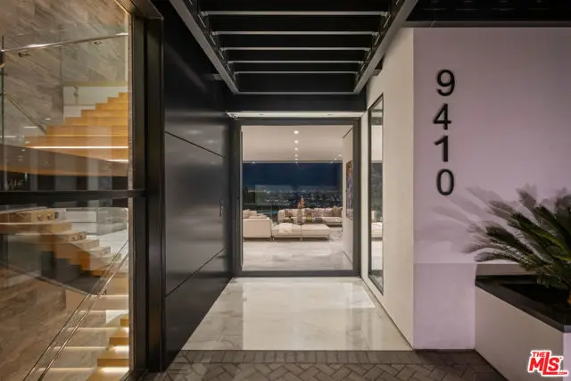 9410 Sierra Mar Place, Los Angeles, CA 90069 - #2