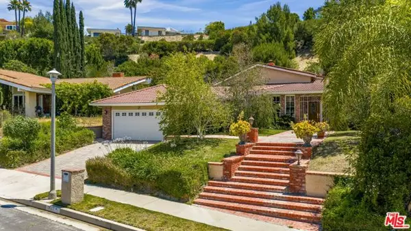 18000 Medley Drive, Encino (los Angeles), CA 91316