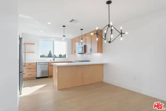 11222 W Lyon Lane #10, North Hollywood, CA 91606 - #2