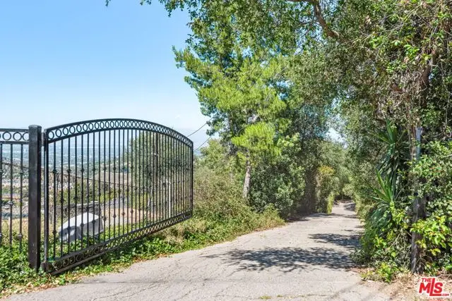 15739 Mulholland Place, Los Angeles, CA 90049 - #3