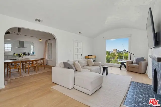 1330 Hauser Boulevard, Los Angeles, CA 90019 - #3