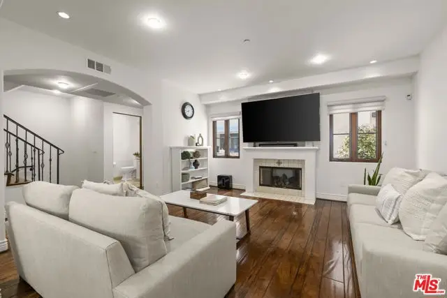 908 17th Street #4, Santa Monica, CA 90403 - #3
