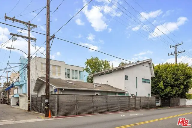 2807 Pacific Avenue, Venice, CA 90291 - #3