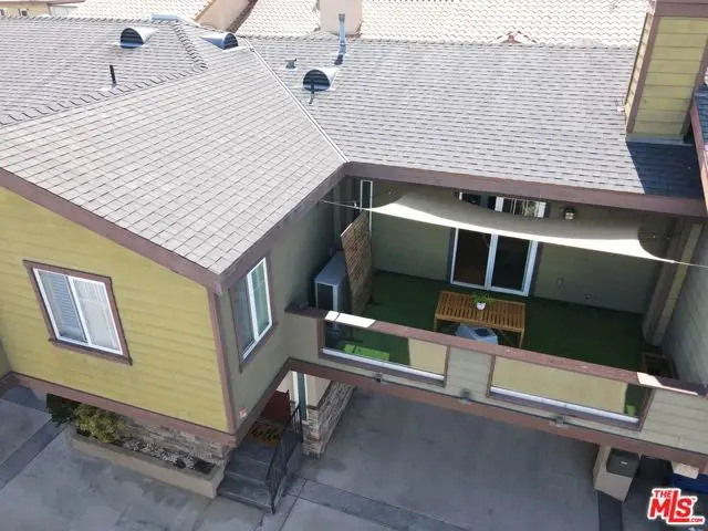 2516 Gates Avenue #B, Redondo Beach, CA 90278 - #3