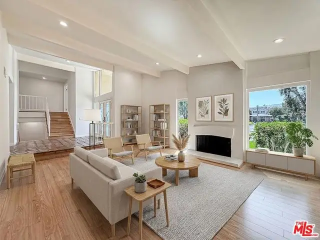 4117 Ellenita Avenue, Tarzana, CA 91356 - #1