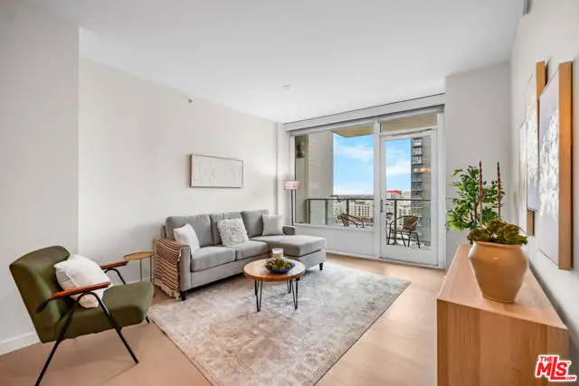 1050 S Grand Avenue #1303, Los Angeles, CA 90015 - #3