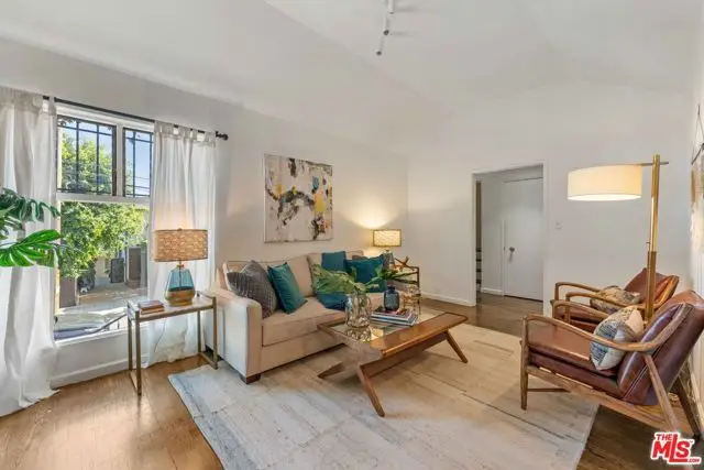 9039 Phyllis Avenue, West Hollywood, CA 90069 - #3
