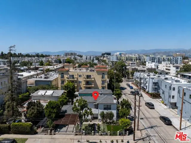 11241 Peach Grove Street, North Hollywood, CA 91601 - #2