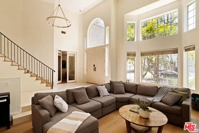 5150 Bellaire Avenue, Valley Village, CA 91607 - #2