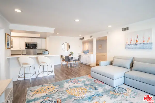 8145 Redlands Street #205, Playa Del Rey (los Angeles), CA 90293