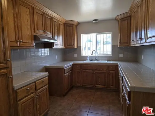 9004 S San Pedro Street, Los Angeles, CA 90003
