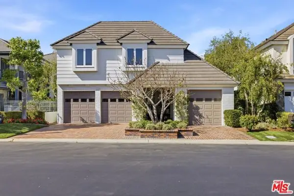 19382 Woodlands Drive, Huntington Beach, CA 92648