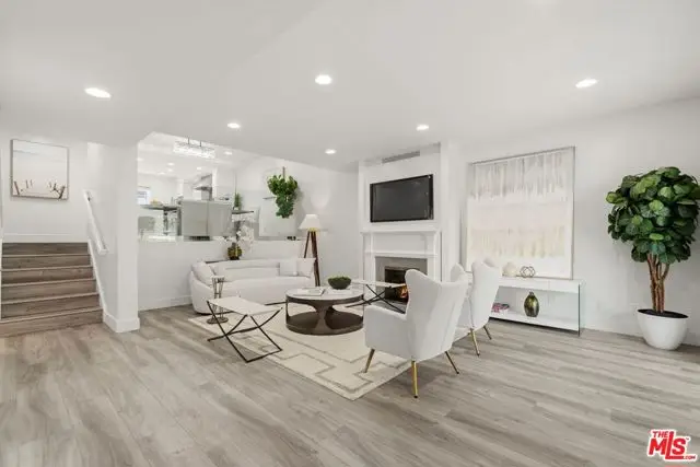13224 Admiral Avenue #D, Marina Del Rey, CA 90292 - #3