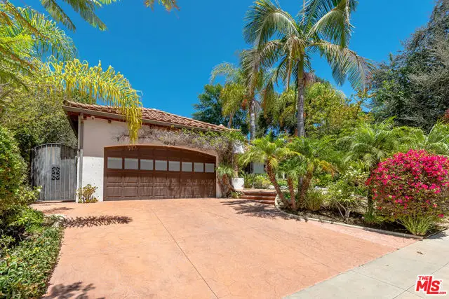 4050 Hayvenhurst Drive, Encino, CA 91436 - #3
