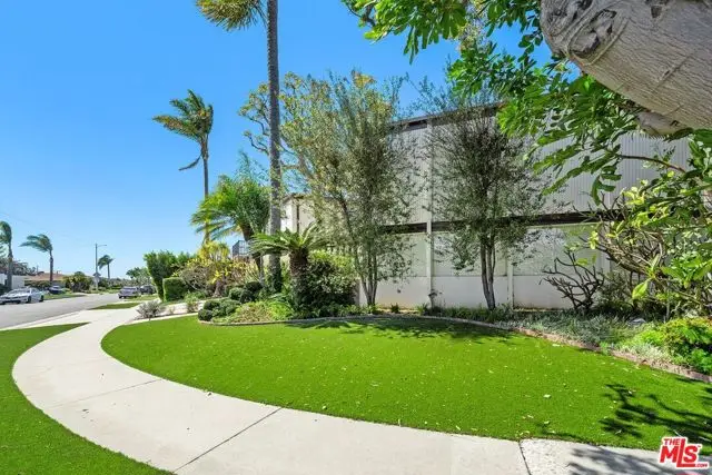 6505 S Halm Avenue, Los Angeles, CA 90056 - #3