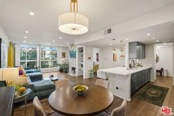 17711 Margate Street #211, Encino (los Angeles), CA 91316