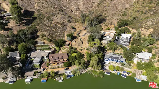 2100 E Lakeshore Drive, Agoura Hills, CA 91301 - #2