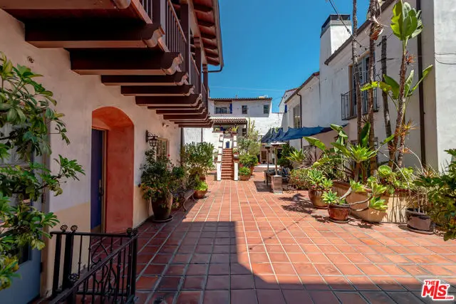 1414 N Harper Avenue #10, Los Angeles, CA 90046 - #3