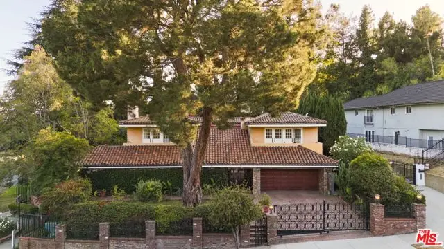 2103 N Hobart Boulevard, Los Angeles, CA 90027 - #2
