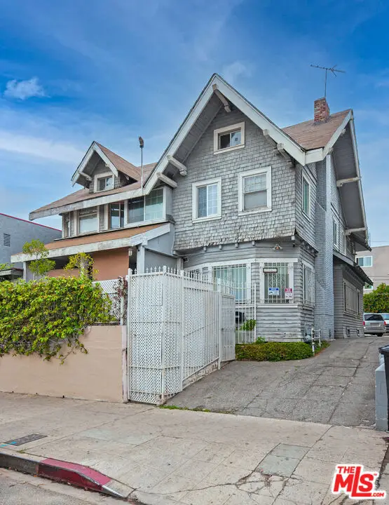 2961 W 8th Street, Los Angeles, CA 90005