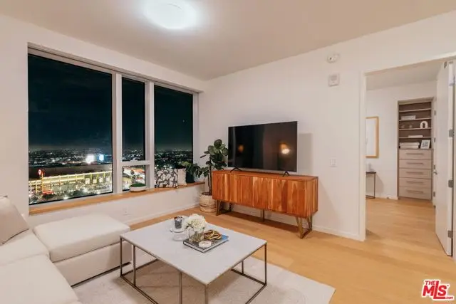 889 Francisco Street #1801, Los Angeles, CA 90017 - #2