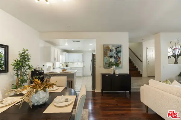 15721 Cobalt Street #102, Sylmar (los Angeles), CA 91342