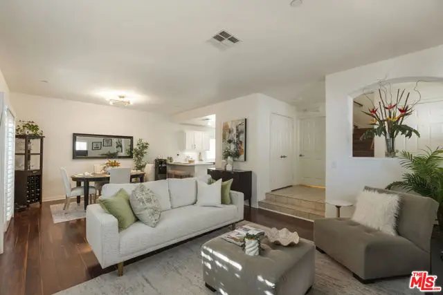 15721 Cobalt Street #102, San Fernando Valley, CA 91342 - #3